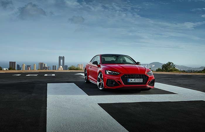 Heightened emotions: The new competition packages for the Audi RS 4 Avant and Audi RS 5 Heightened emotions: The new competition packages for the Audi RS 4 Avant and Audi RS 5