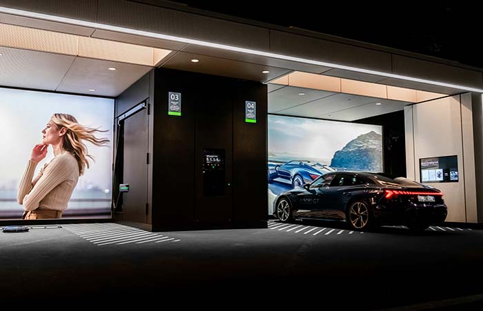 Electrifying opening for the first Audi charging hub in Zurich