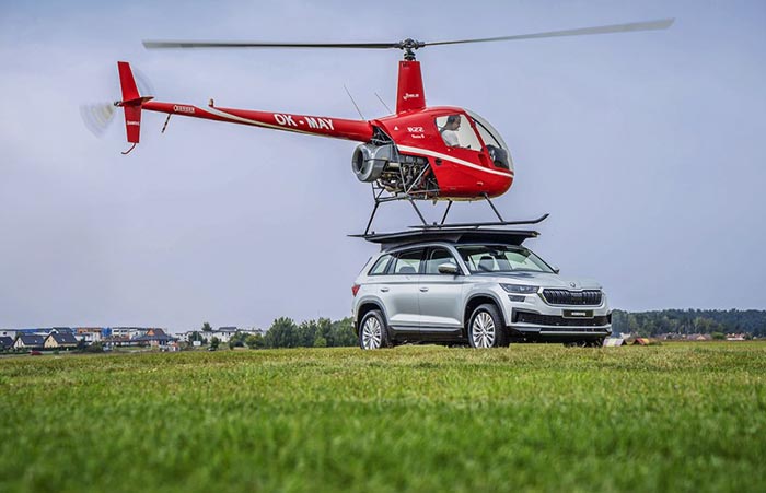 KODIAQ WITH A HELICOPTER ON THE ROOF